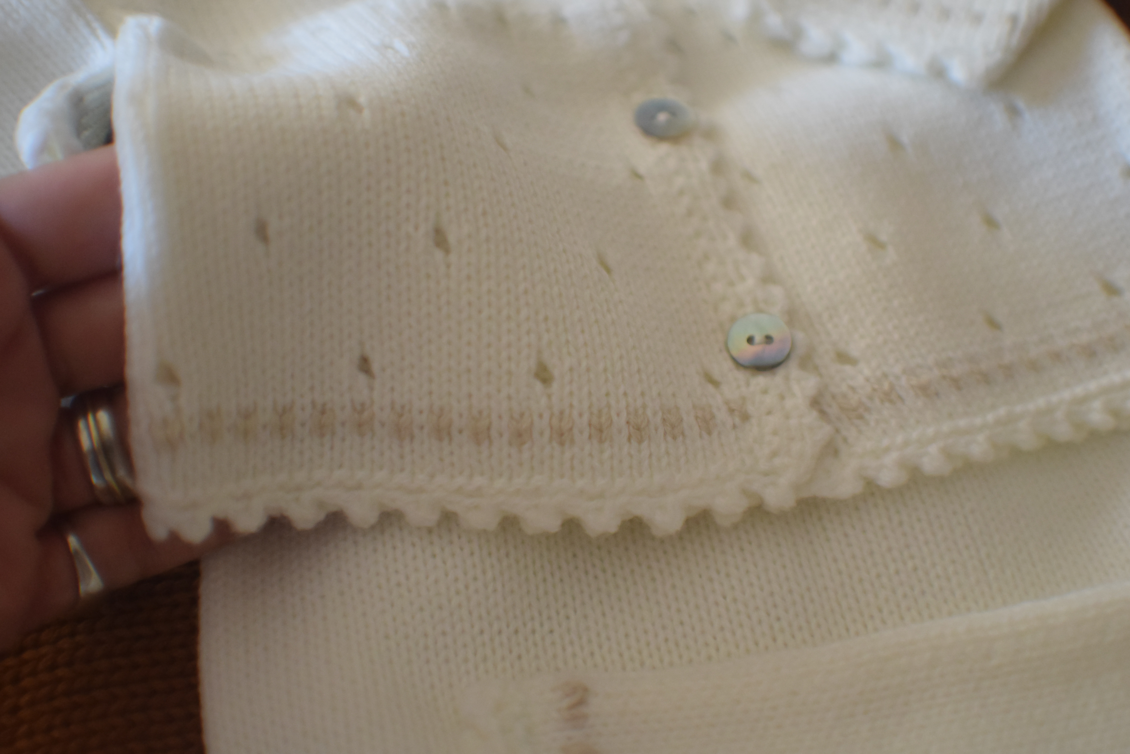 Conjunto GRECIA en 4 piezas. Talle RN color marfil y beige