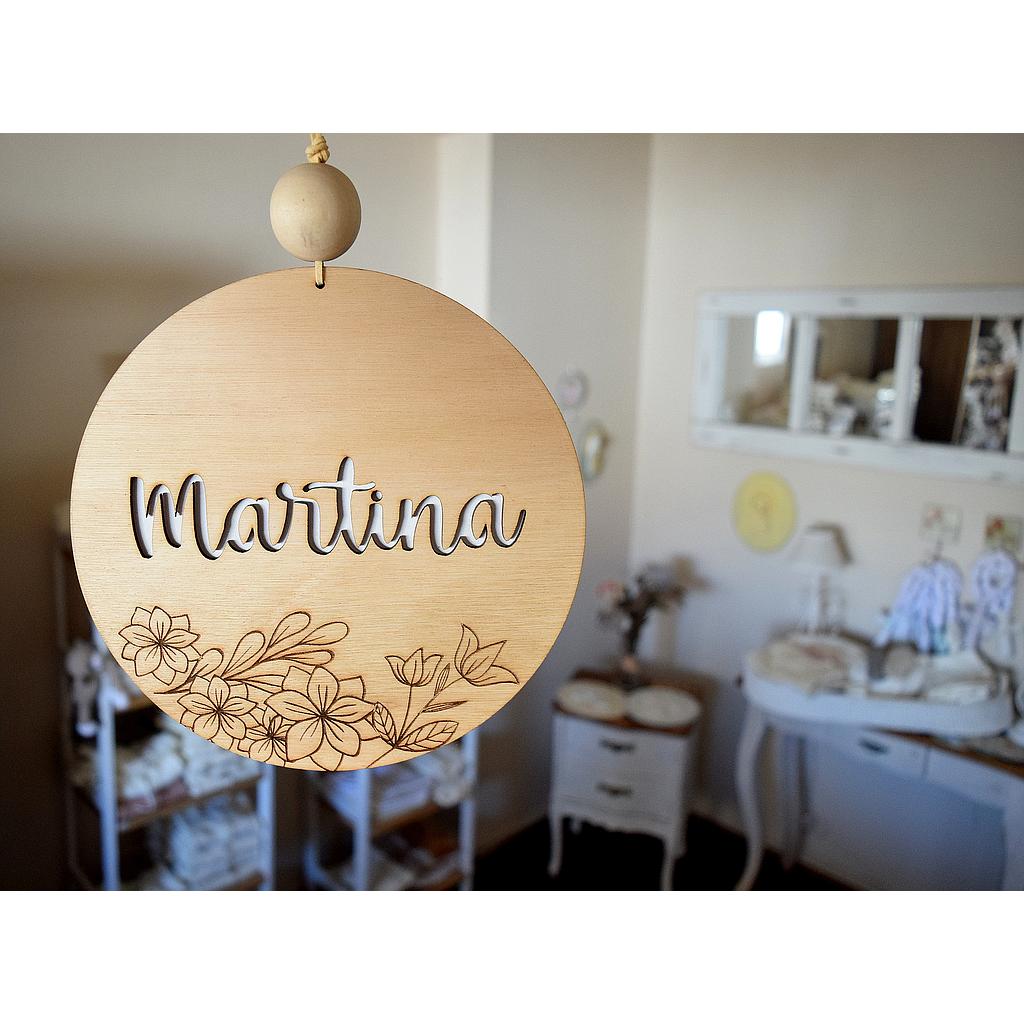 Cartel " MARTINA" con doble capa de madera y calado de Flores.