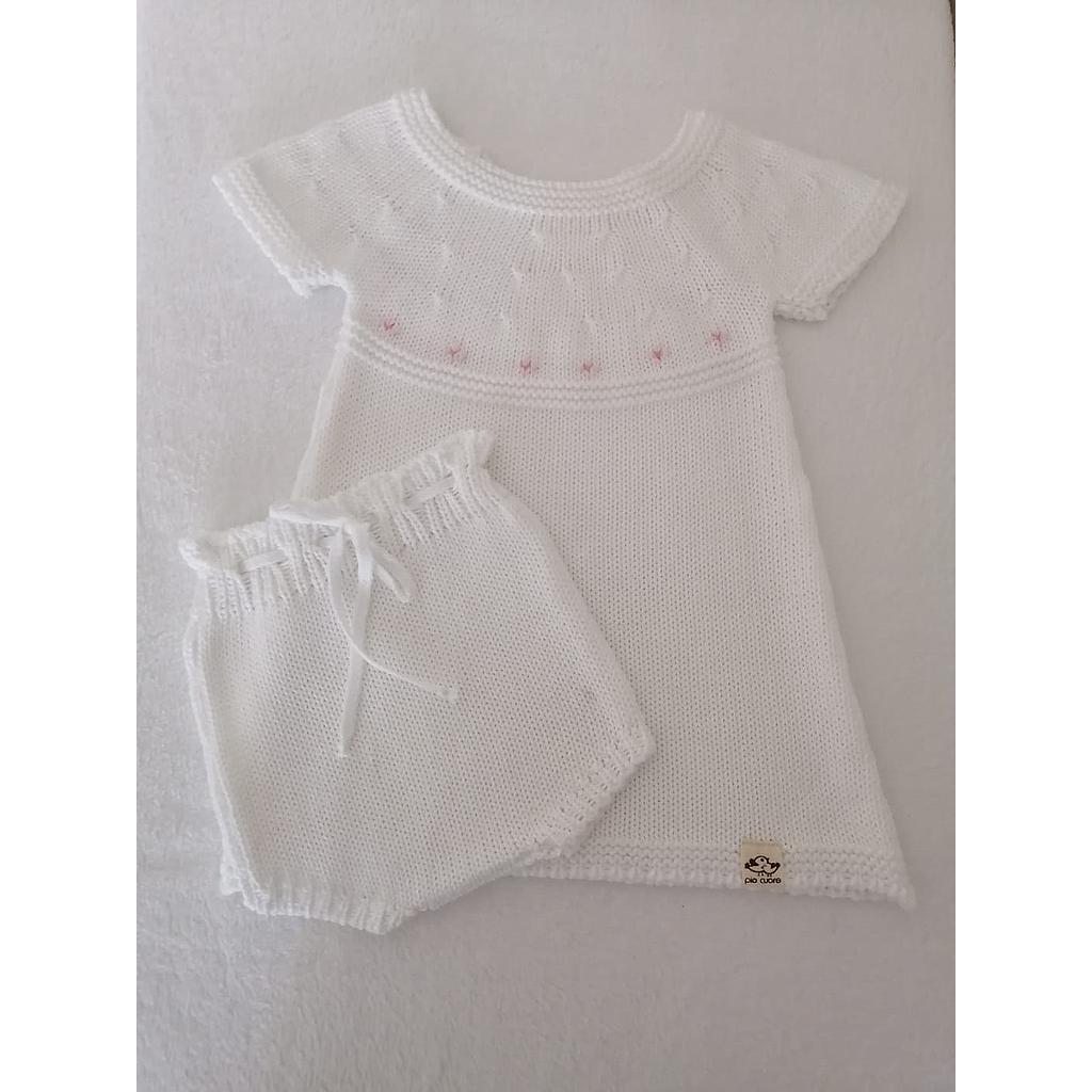 Vestido con cubre pañal en rosa viejo. Talle 3 a 6 meses