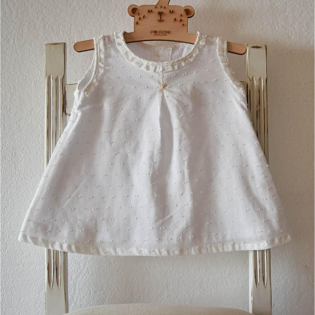 Vestido plumettie con forro y bordados a mano. Talle 12 meses