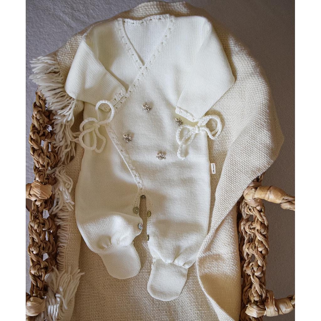 Entero ALBA marfil con bordados en tonos tierra. Dralon. Rn