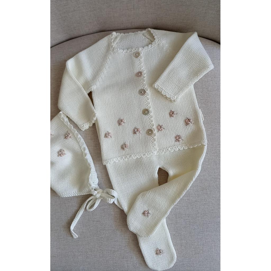 Set CLARA de 3 piezas en hilo de algodón o Dralon con terminaciones a mano a punto crochet y bordados a mano