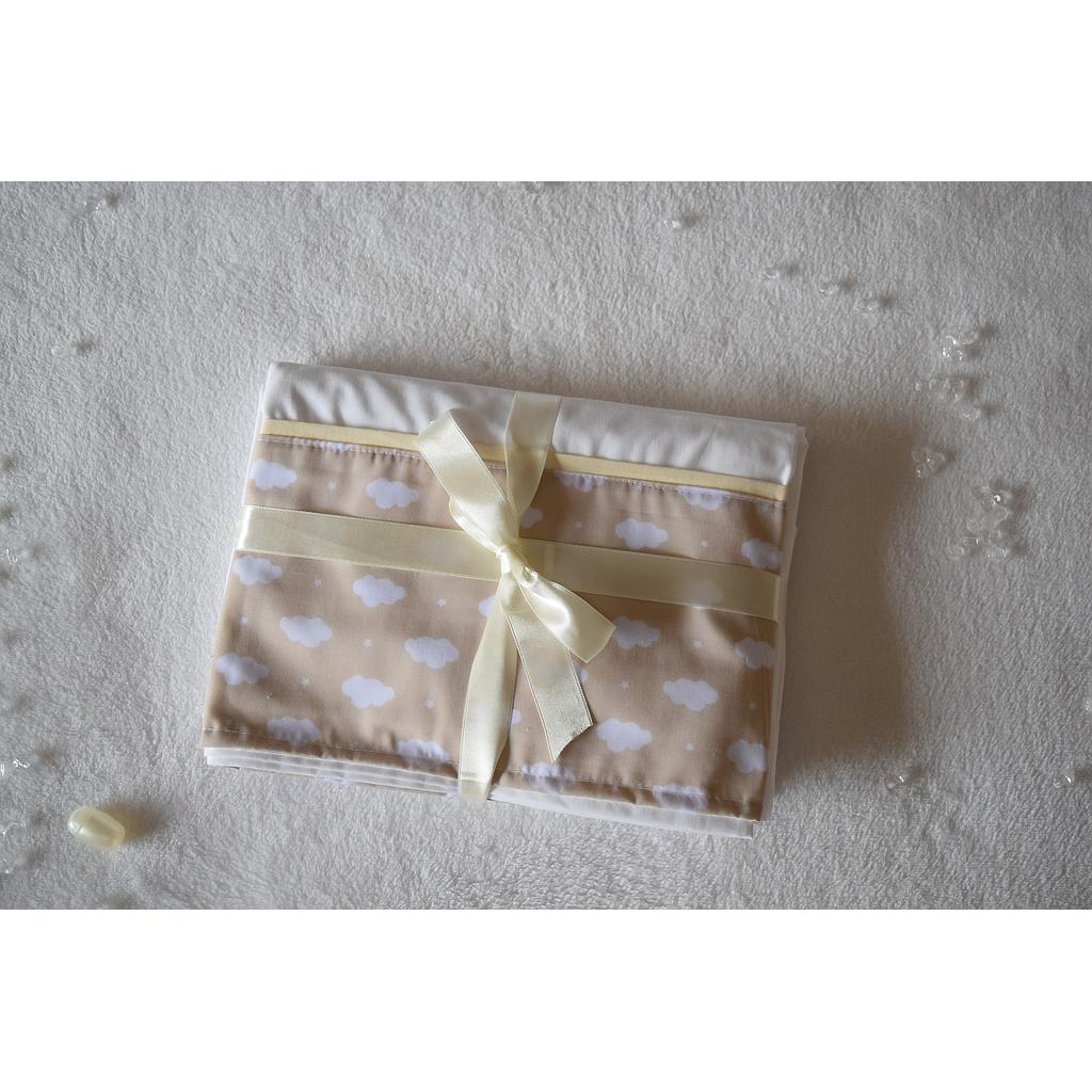 Sabana funcional motivo nubes beige y blancas